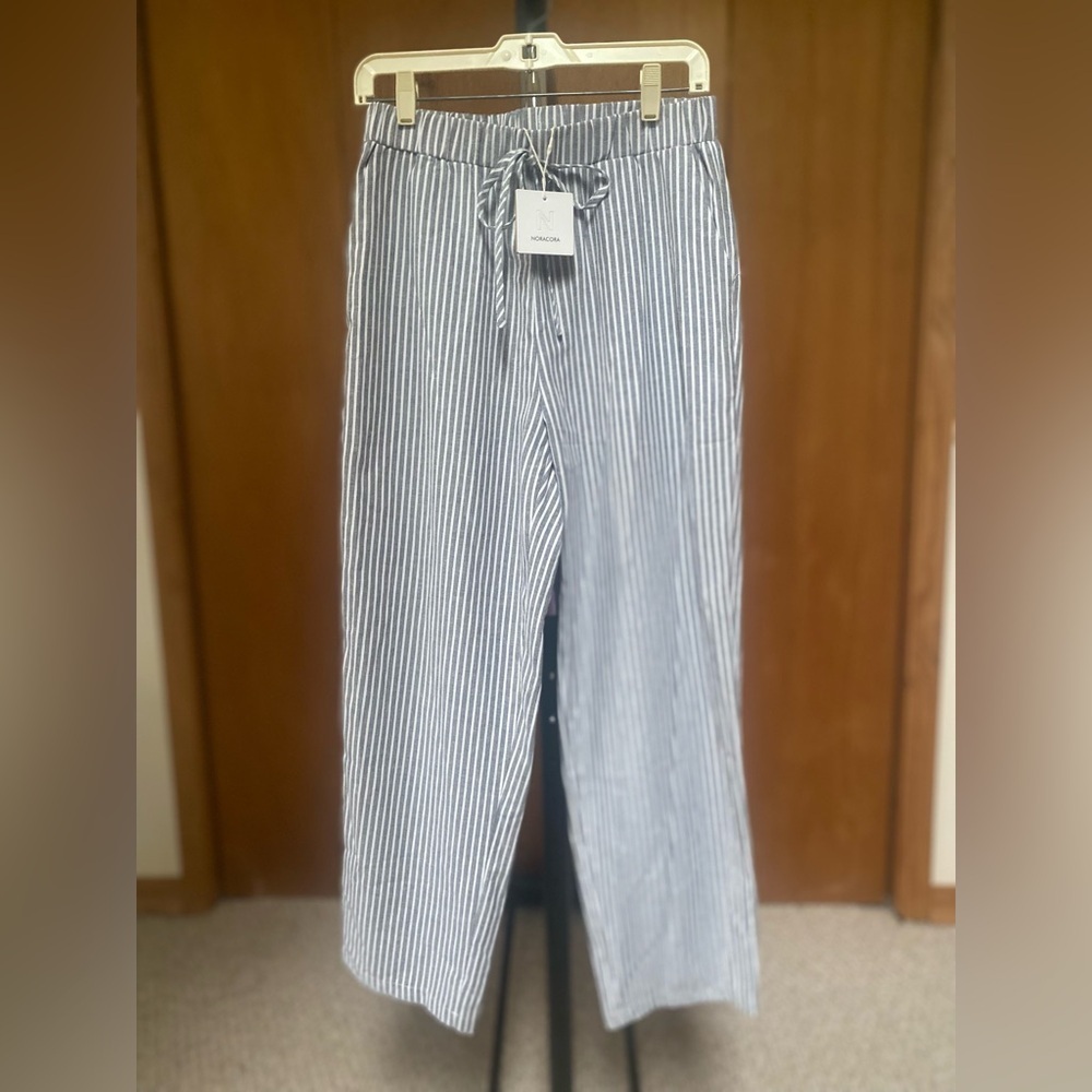 Noracora gray/white Striped Casual Wide Leg Pants NWT Size M